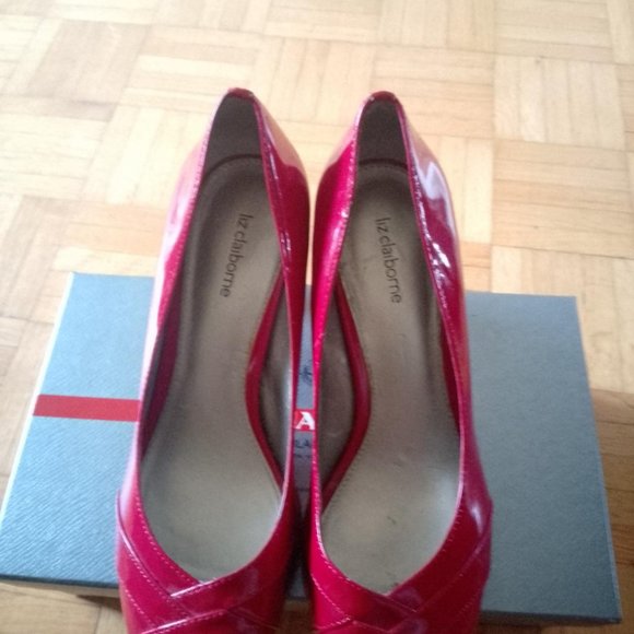 LIZ CLAIBORN HEELS - Picture 5 of 5